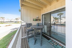 Condo, 1 Queen Bed with Sofa bed (Sandpiper Cove 8149) | Outdoor dining - Sandpiper Cove 8149 (Destin)