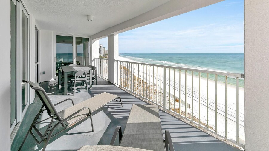 Shoreline Towers 1061