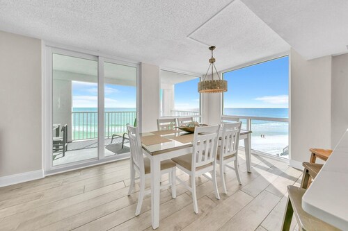 Shoreline Towers 1061