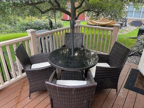Outdoor dining - Relax and enjoy this Country Charm! (Galena)