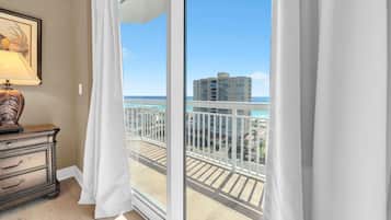 Condo, Multiple Beds (Harbor Landing 701B) | Interior