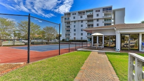 Condo, Multiple Beds, Canal View (Dolphin Point 402B) | Sports court