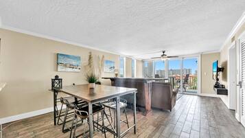 Condo, Multiple Beds, Canal View (Dolphin Point 402B) | Interior