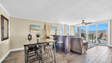 Condo, Multiple Beds, Canal View (Dolphin Point 402B) | Interior