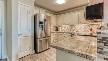 Condo, Multiple Beds, Canal View (Dolphin Point 402B) | Private kitchen | Oven, toaster