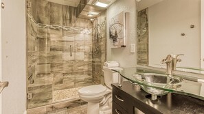 Condo, Multiple Beds, Canal View (Dolphin Point 402B) | Bathroom - Dolphin Point 402b (Destin)