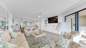 Condo, 1 cama King size y sofá cama, vista a la playa (Inlet Reef 607) | Área de sala de estar