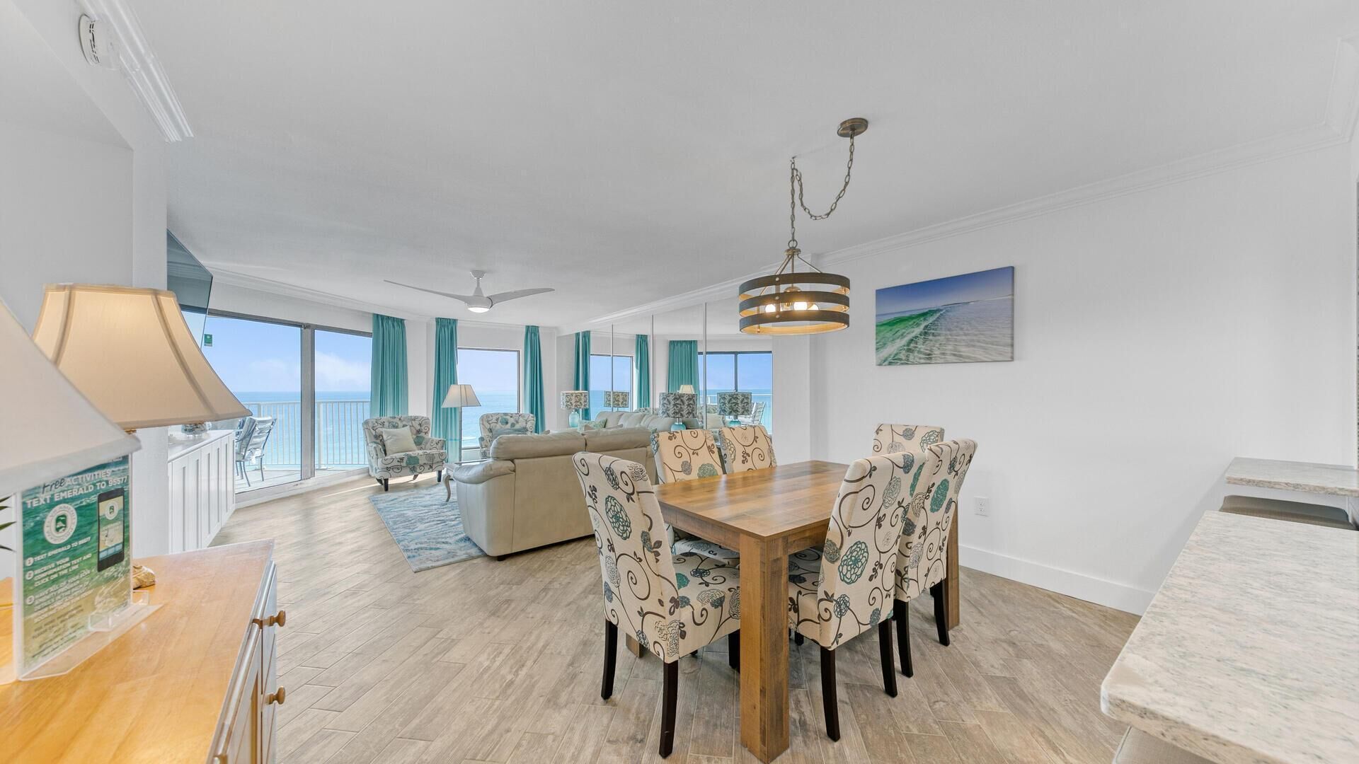 Kondominium, 1 Tempat Tidur King dengan tempat tidur Sofa, pemandangan pantai (Inlet Reef 607) | Interior