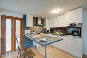 Kühlschrank, Ofen, Herdplatte, Geschirrspüler