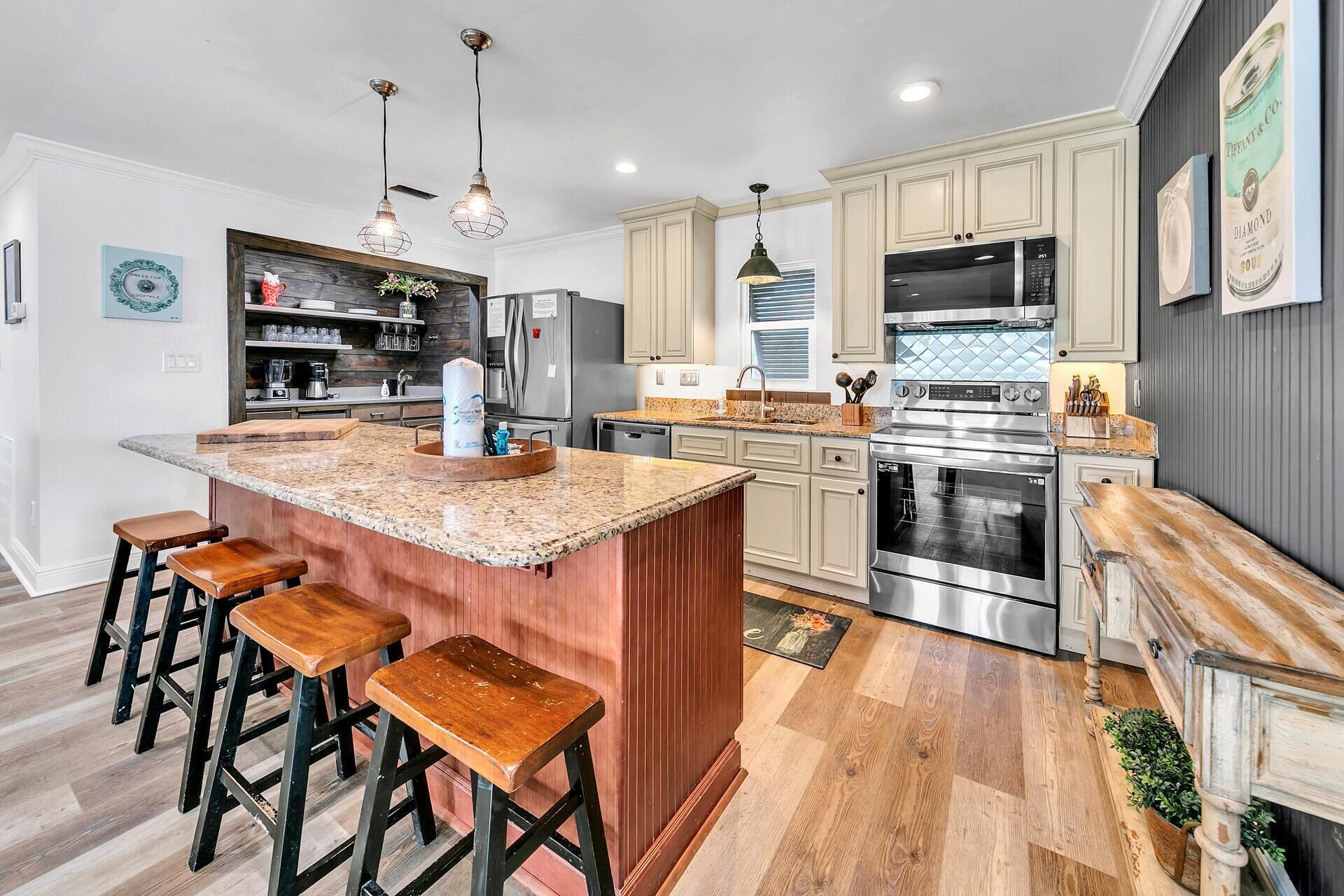 Casa, varias camas, vistas al canal (Palm Breeze) | Cocina privada | Horno y tostadora