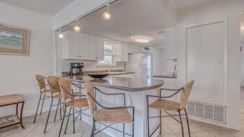 House, Multiple Beds, Canal View (The Back Porch) | Private kitchen | Toaster