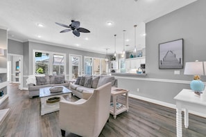 Living area - Sunset Bay (Destin)