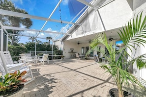Outdoor dining - Sunset Bay (Destin)