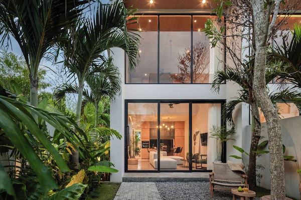 Villa – premium, bakgårdsutsikt | Sengetøy av topp kvalitet, safe på rommet og skrivebord