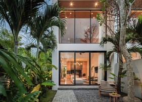 Vila premium, vista para o pátio | Roupas de cama premium, cofres nos quartos, escrivaninha