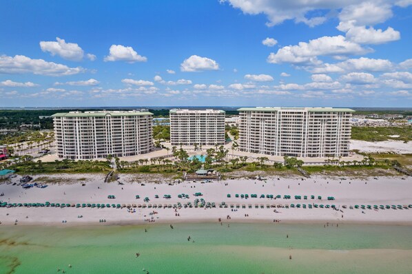 Lägenhet - flera sängar - utsikt mot stranden (St. Lucia 1204 at Silver Shells) | Strand | Privat strand och vit sandstrand