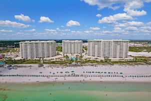 Apartamento, varias camas, vistas a la playa (St. Lucia 1204 at Silver Shells) | Playa | Playa privada y arena blanca