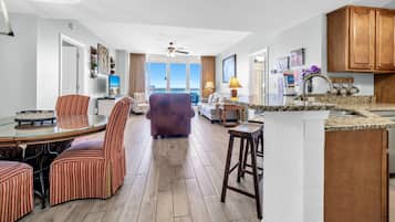 公寓式客房, 多张床, 海滩景观 (St. Lucia 1204 at Silver Shells) | 住宿内部