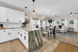 House, Multiple Beds (Stars Hollow Cottage) | Interior