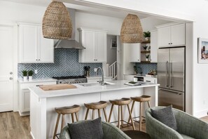 Casa, varias camas (The Pickled Flamingo) | Cocina privada | Cafetera y tetera