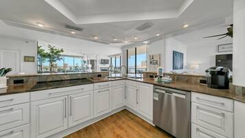 Condo, Multiple Beds (East Pass Towers 603) | Private kitchen | Oven, toaster