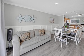 Condo, Plusieurs lits, vue sur la piscine (Southbay by the Gulf 11) | Intérieur