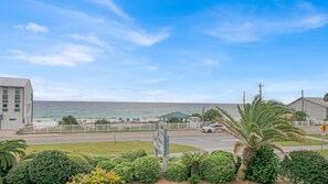 Leilighet, 1 kingsize-seng med sovesofa, strandutsikt (Gulf Winds East 7) | Overnattingsstedets uteområder