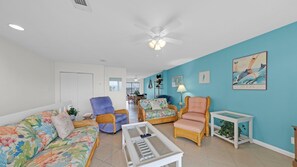 Living area - Gulf Winds East 7 (Miramar Beach)