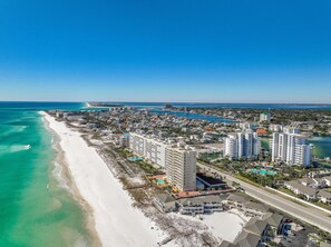 Condo, Plusieurs lits, vue sur le canal (Salty Tide) | Plage | Plage à proximité, sable blanc