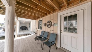 Condo, Plusieurs lits, vue sur le canal (Salty Tide) | Terrasse/patio