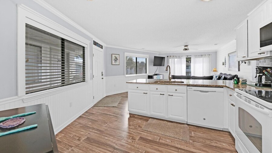 Crystal Village II, Unit 19B