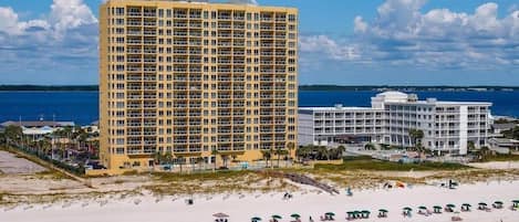 콘도, 침대(여러 개) (Emerald Isle 706) | 해변 | 전용 해변, 백사장