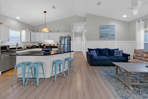 House, 1 King Bed with Sofa bed (A Sunshine Daydream) | Living area - A Sunshine Daydream (Santa Rosa Beach)