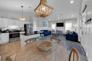 House, 1 King Bed with Sofa bed (A Sunshine Daydream) | Interior - A Sunshine Daydream (Santa Rosa Beach)