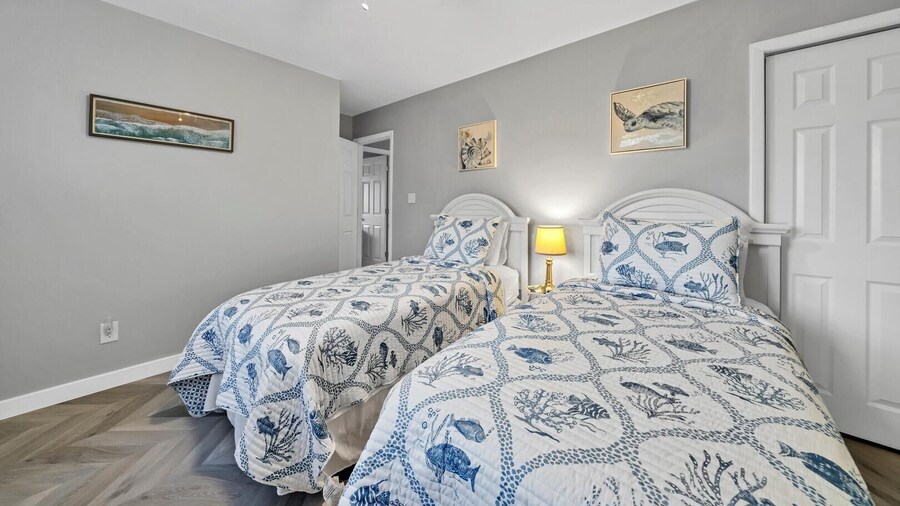 Crystal Village II, Unit 6B