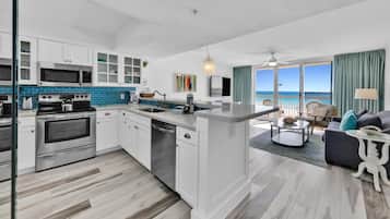 Condo, 1 King Bed with Sofa bed, Beach View (Pelican Beach 307) | Private kitchen | Toaster