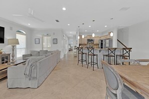 Living area - Palmetto Palms (Miramar Beach)
