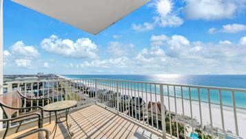 Condo, 1 Queen Bed with Sofa bed, Ocean View (Leeward Key 1106) | Property grounds