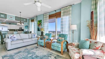 Condo, 1 cama Queen e sofá-cama, vista para o oceano (Leeward Key 1106) | Área de estar