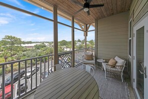 콘도, 침대(여러 개) (Emerald by Alma) | 야외 식당