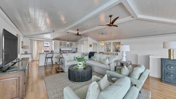 Condo, várias camas (Henderson Haus) | Área de estar