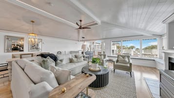 Condo, várias camas (Henderson Haus) | Área de estar