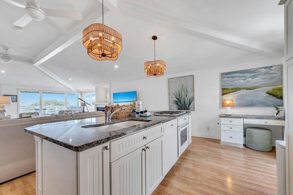 Private kitchen - Henderson Haus (Destin)