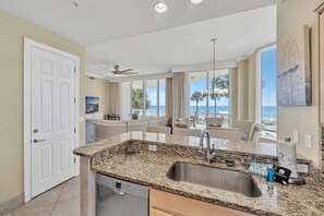 Condo, Multiple Beds (Silver Beach Towers - Penthouse106E) | Interior