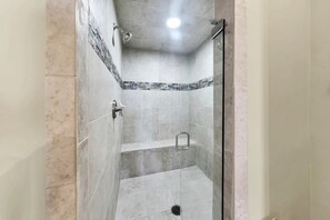 Lägenhet - flera sängar (Silver Beach Towers - Penthouse106E) | Badrum