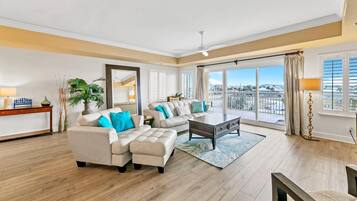Condo, Multiple Beds (Harbor Landing 101B) | Living area