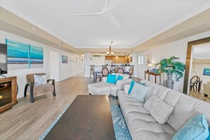 Leilighet, flere senger (Harbor Landing 101B) | Oppholdsområde