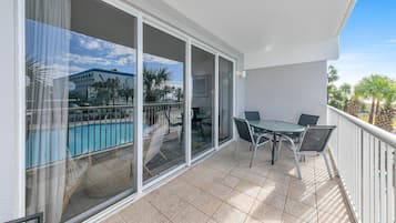 Condo, 1 King Bed with Sofa bed, Beach View (Destin West Gulfside 205) | Outdoor dining