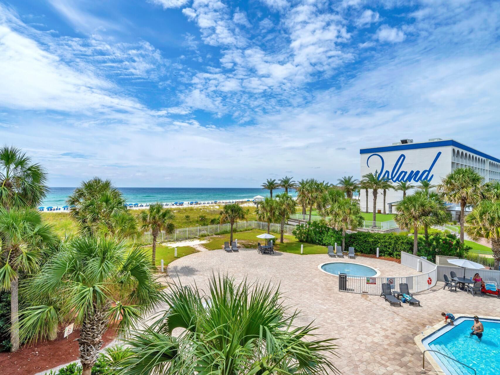 公寓式客房, 多张床, 海滩景观 (Destin West Gulfside 304) | 泳池 | 2 室外游泳池，恒温泳池