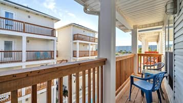 Condo, 1 King Bed with Sofa bed (Sunset Cottages 2C) | Property grounds